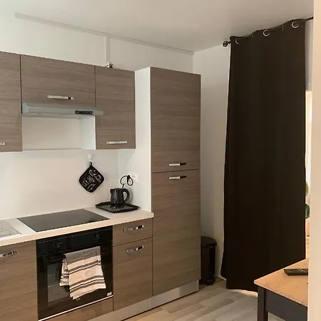 Le & Peace Centre Historique, En Face Du Musee Du Pilori, A 2mn A Pied De L'hyper Centre Et Proche Toutes Commodites, Wifi-netflix アパート