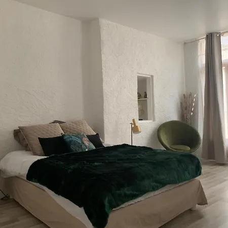 Apartment Le & Peace: Historic Center Retreat Niort